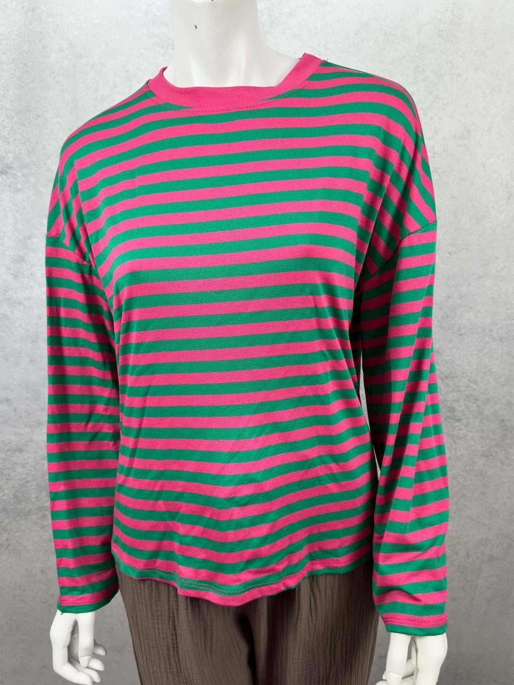 Oversize Langarmshirt mit pink gruenen Streifen