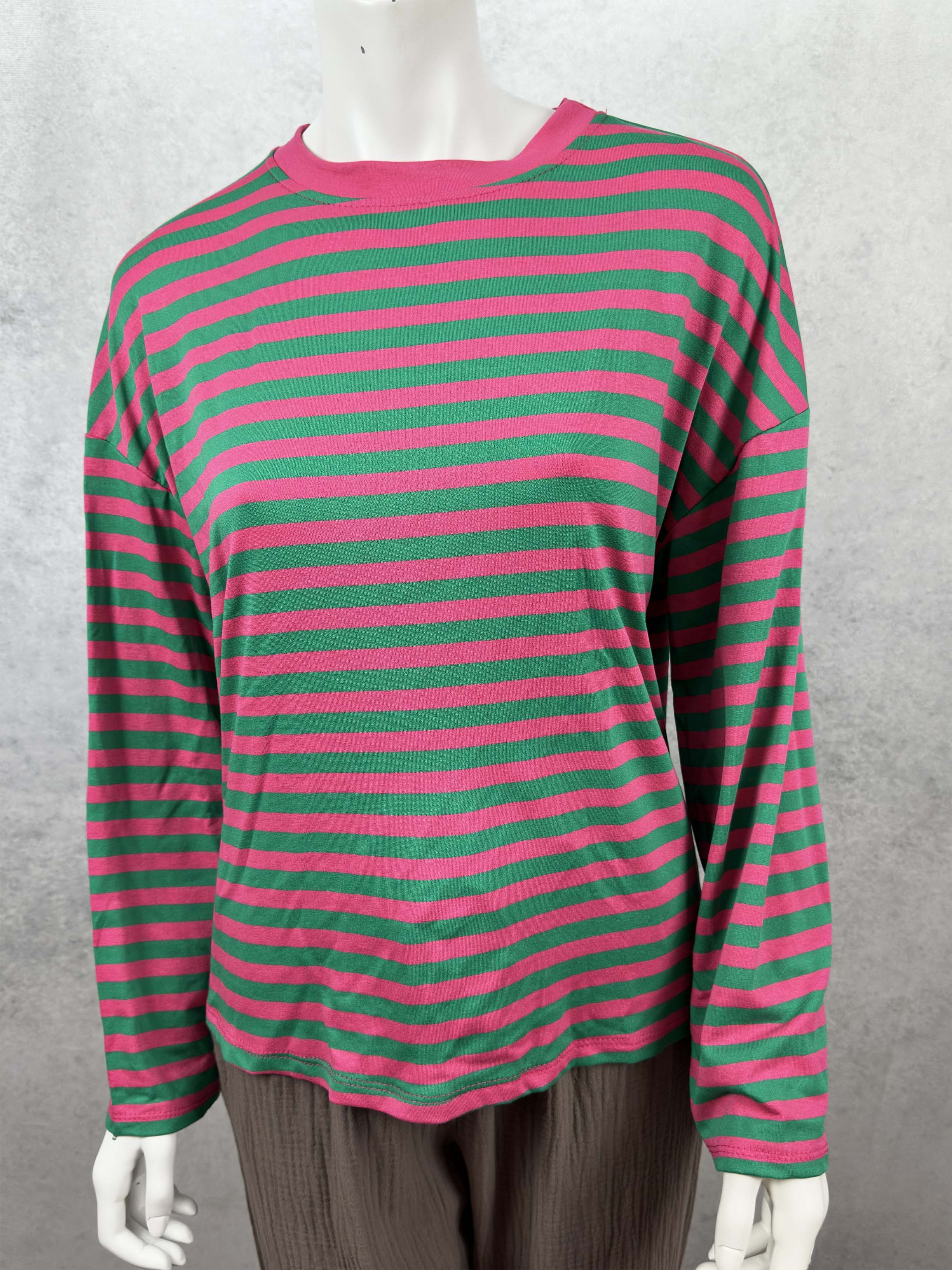 Oversize Langarmshirt mit pink gruenen Streifen