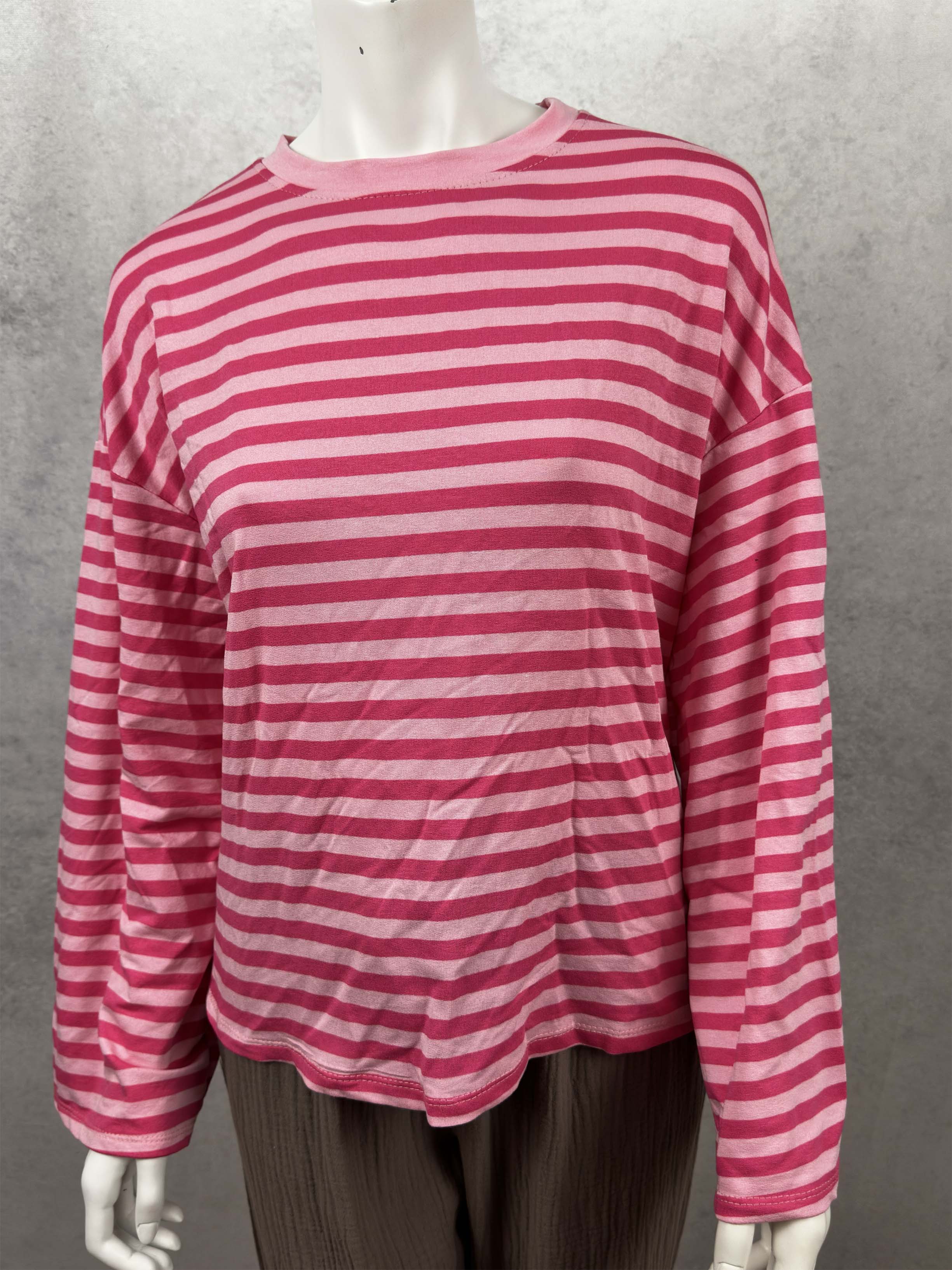 Oversize Langarmshirt mit pink rosa Streifen