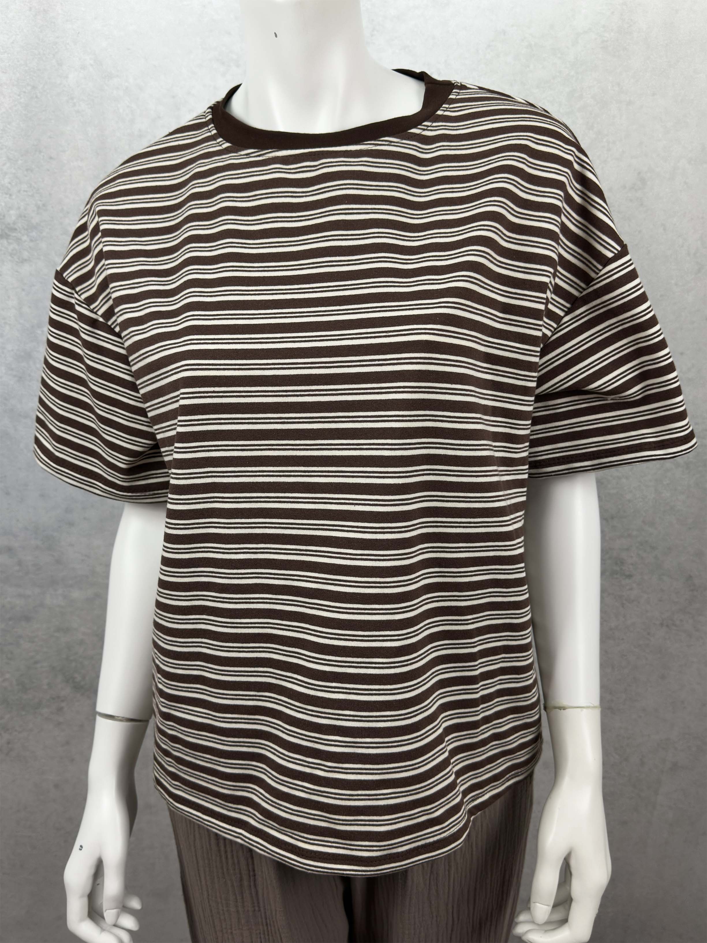 Oversize Shirt mit braunen und cremefarbenen Streifen