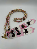 Handykette mit goldfarbener Gliederkette und Stoffband mit Dackel-Print in Rosa