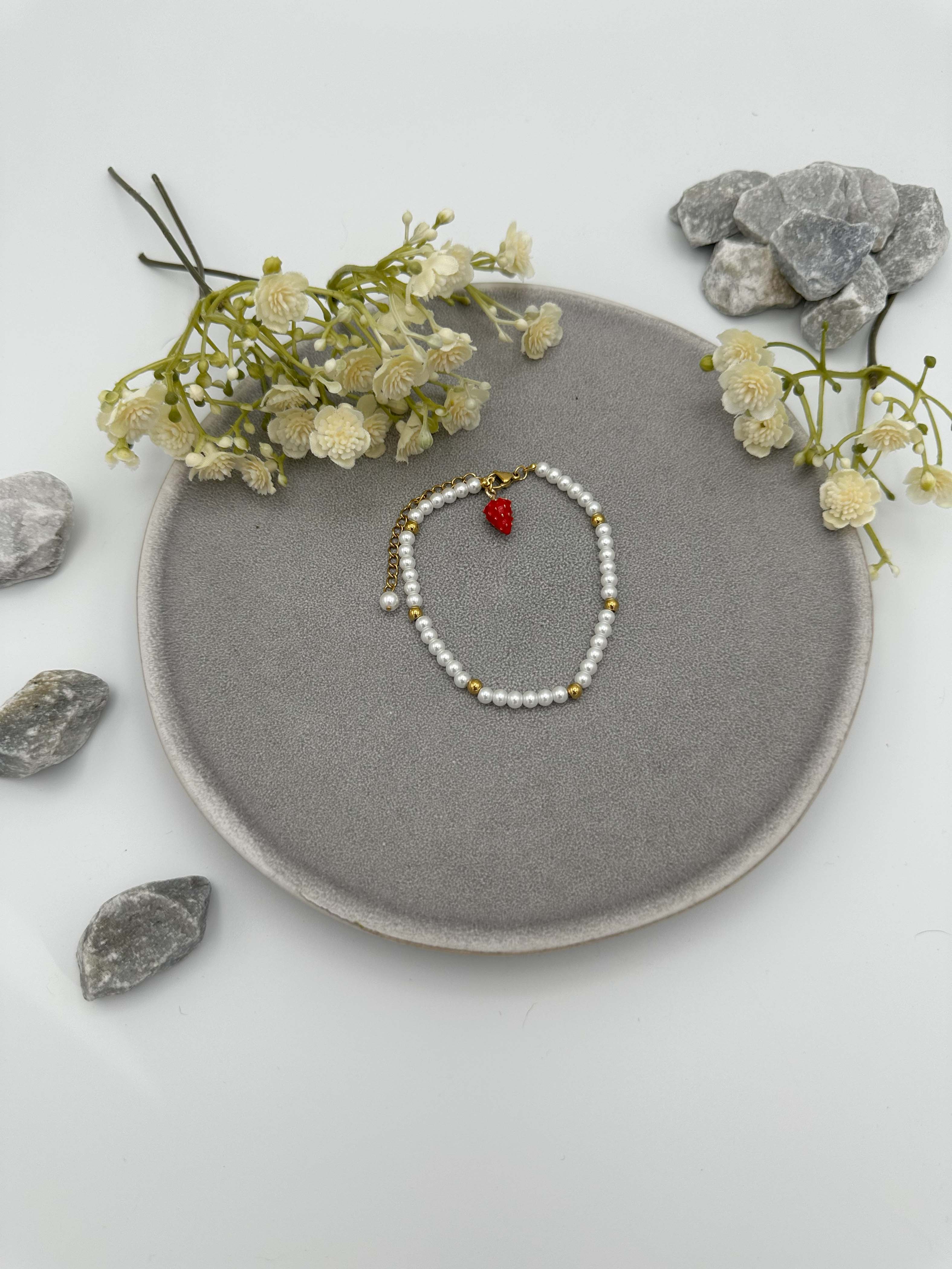 Armkettchen "Erdbeer-Perle"