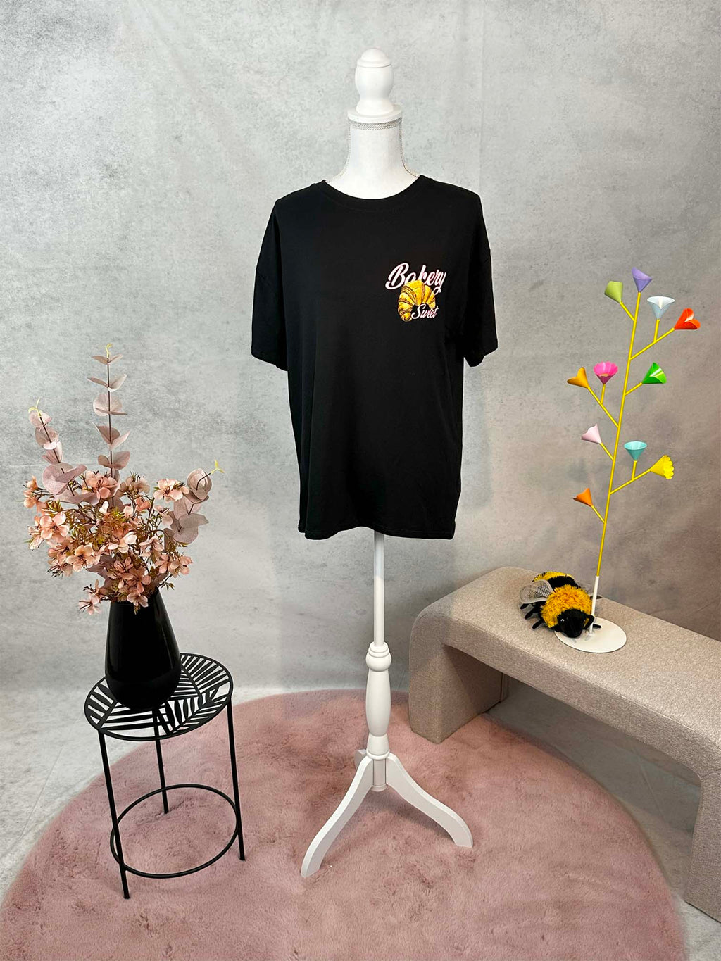 T-Shirt "Croissant mit Schleife"