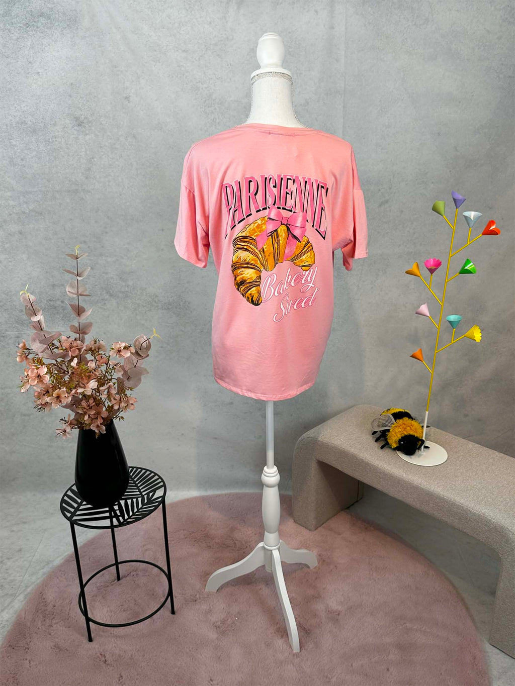 T-Shirt "Croissant mit Schleife"