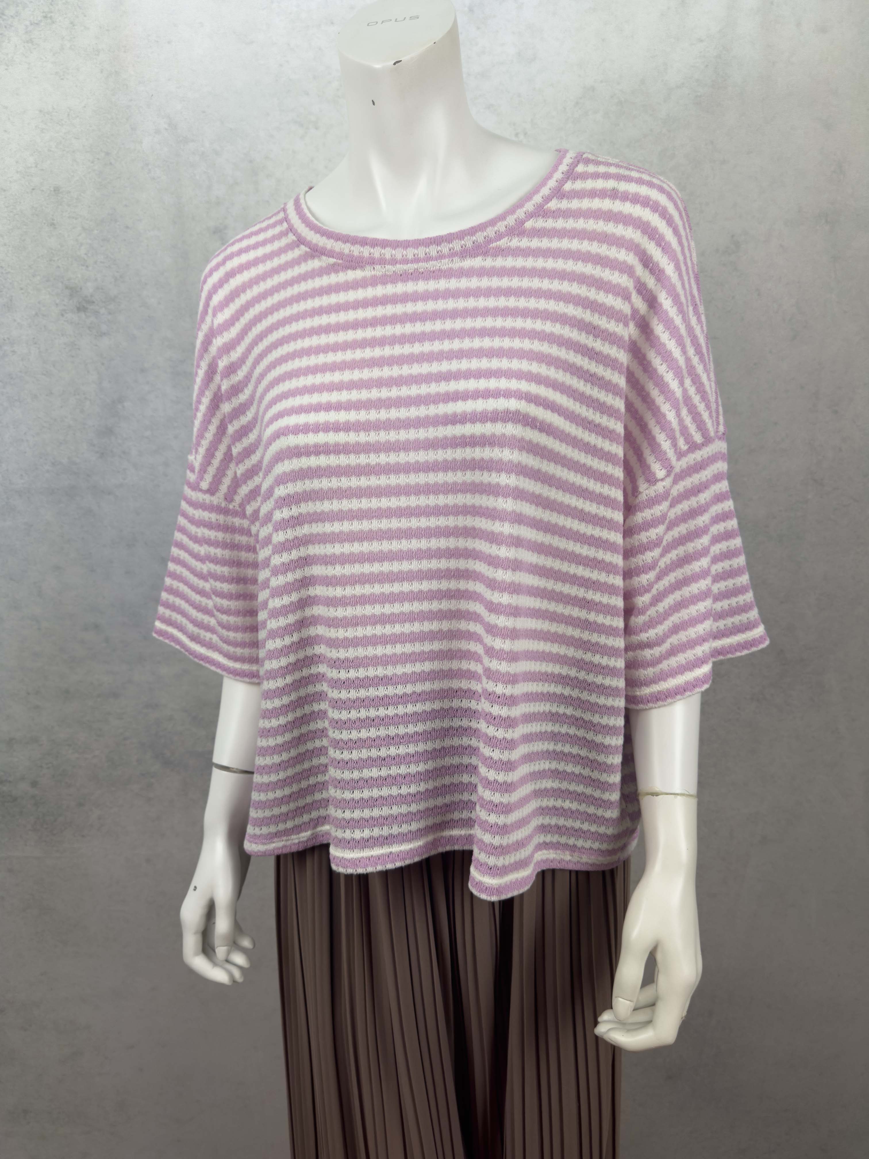 Kurzarm strickpullover mit rosa creme streifen
