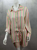 Gestreiftes musselin set mit hemd und shorts in gruen rosa gelb