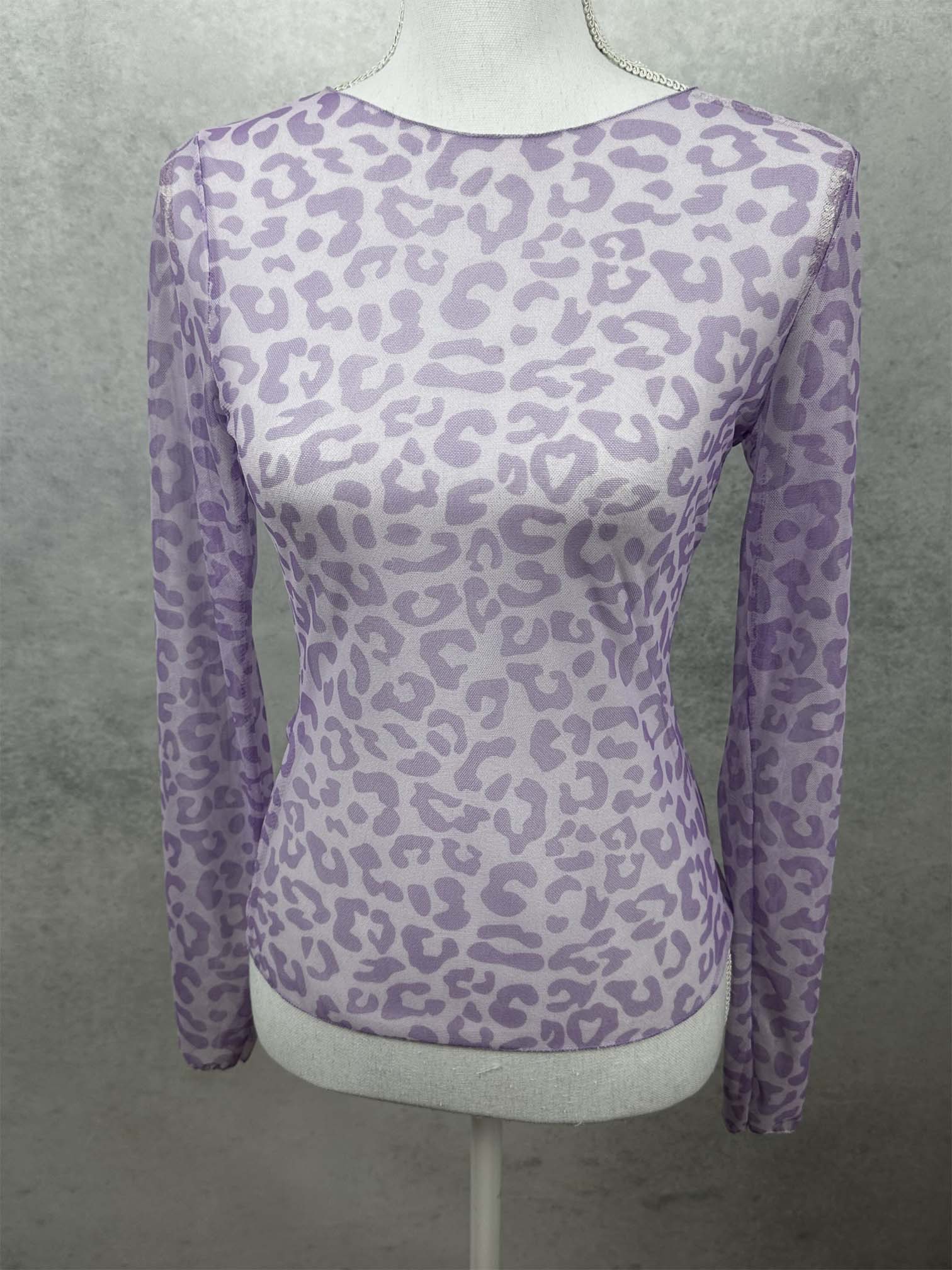 Transparentes Langarmshirt mit leo muster in flieder