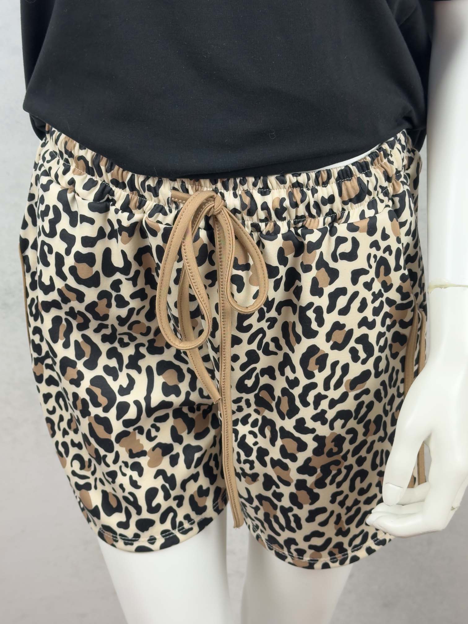 Kurze Leo Shorts in Beige Braun mit elastischem Bund und Bindeband