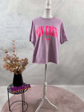 Damen T Shirt in Lila mit grossem MON CHÈRI Schriftzug und JE T’AIME Print auf der Vorderseite