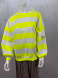 Gestreifter oversize pullover in neon gelb und weiss