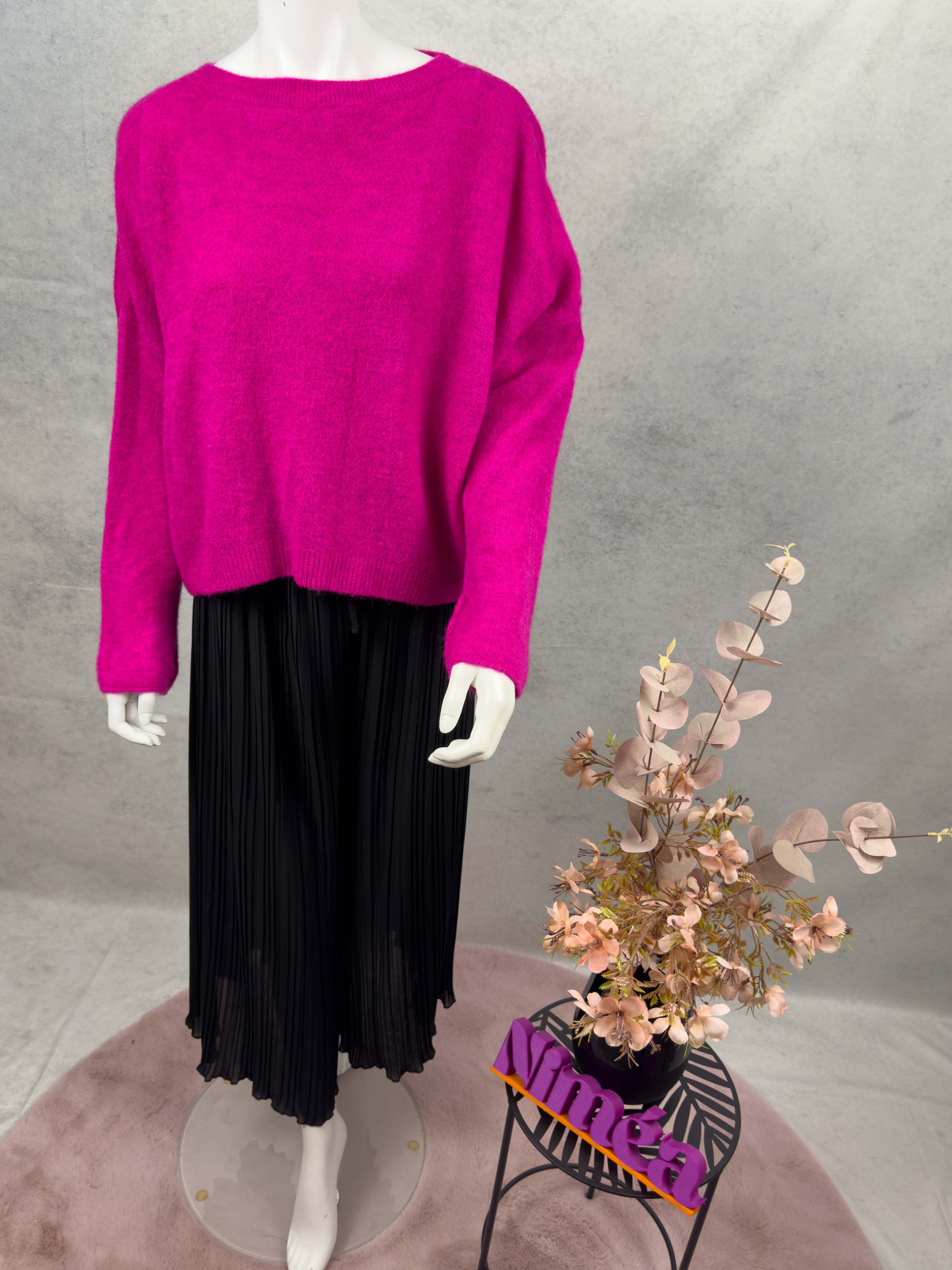 Pinkfarbener Strickpullover mit Rundhalsausschnitt und lockerem Schnitt