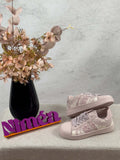 Damen Sneaker in Rosa mit Leo Muster, Schnuerung und flacher Sohle